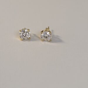 .925 Gold Plated Moissanite Stud Earrings - Classic Clear Stone Unisex